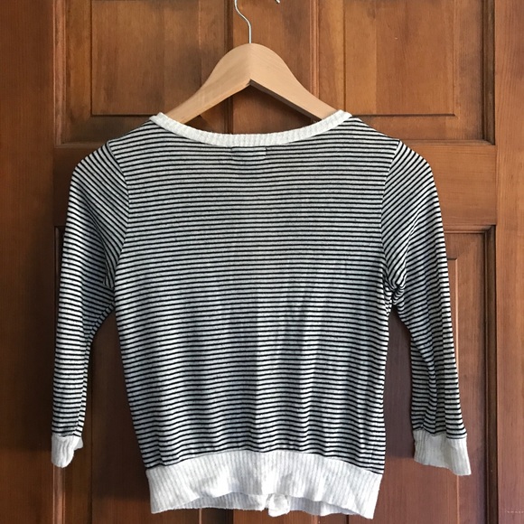 ⭐️ black & white striped buttoned cardigan - Picture 2 of 3